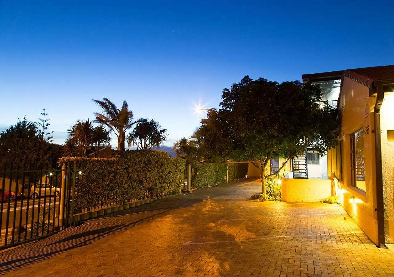 Tyger Hills Guest House Bellville
